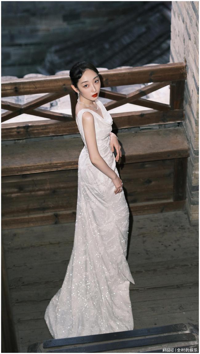 演员戴月,星光璀璨,时代留声之声韵动人心弦