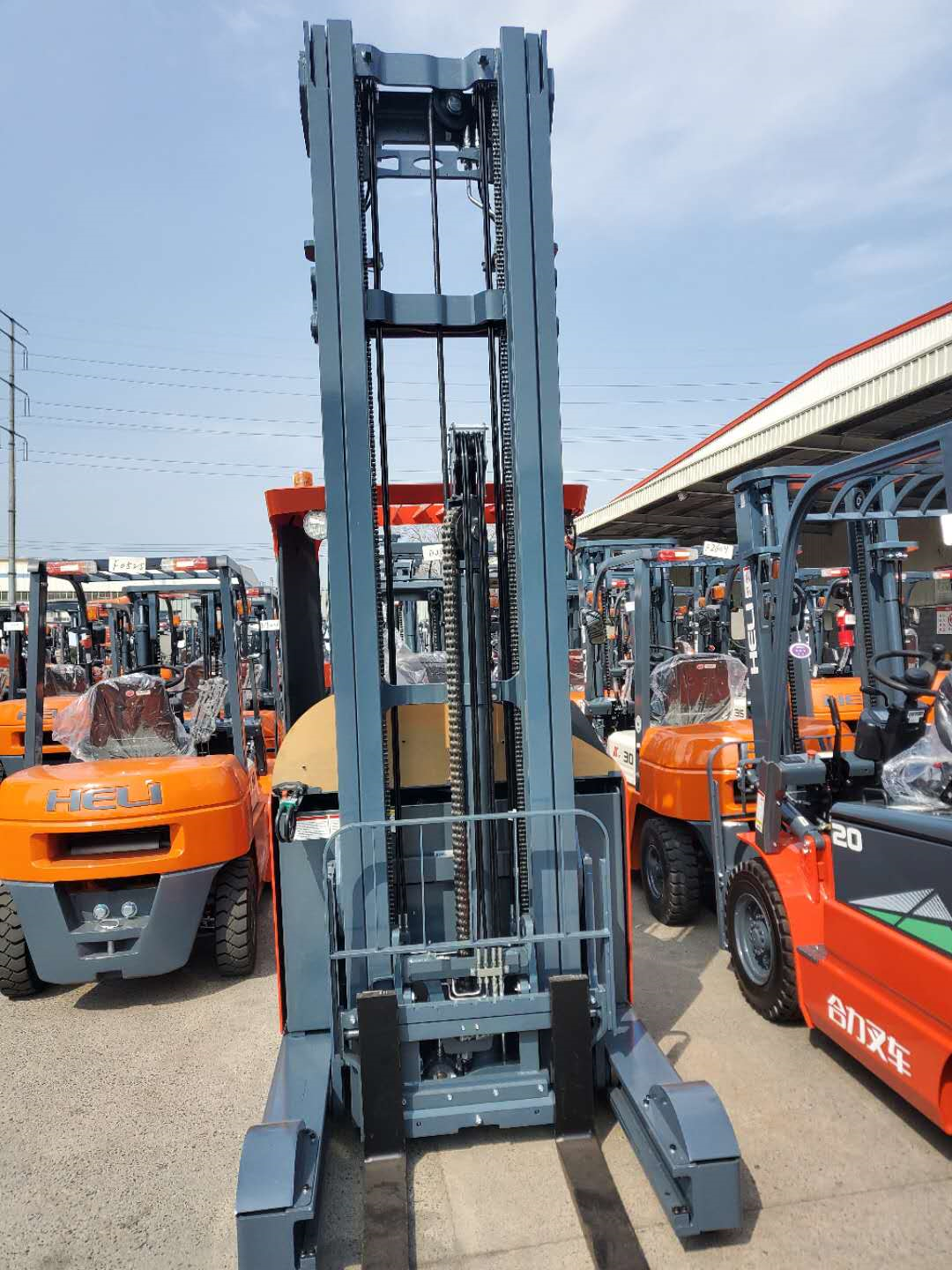 叉车最新型与自然美景的交融,启程寻找内心平和之旅