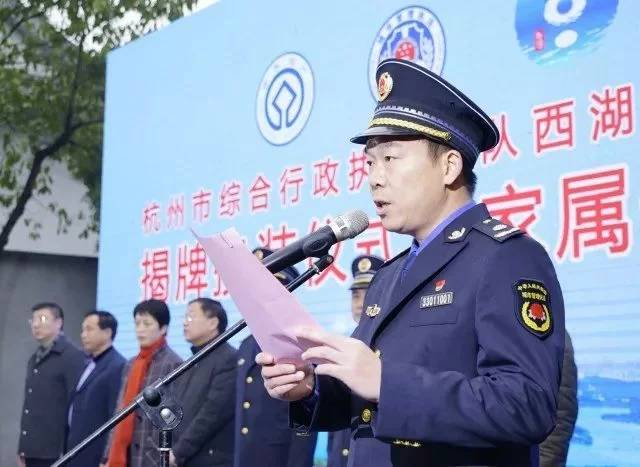 城管新制服亮相了吗?探寻自然之美作为时尚舞台的新风尚