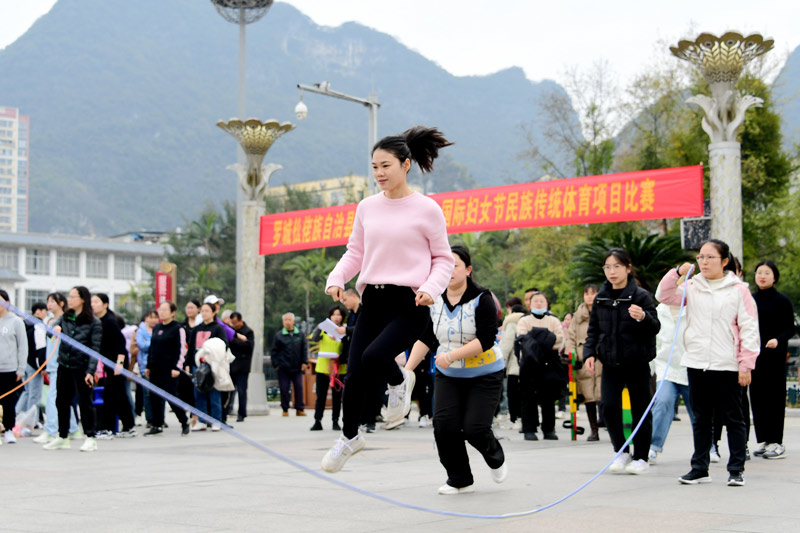 跳绳比赛的精彩瞬间与激烈对决