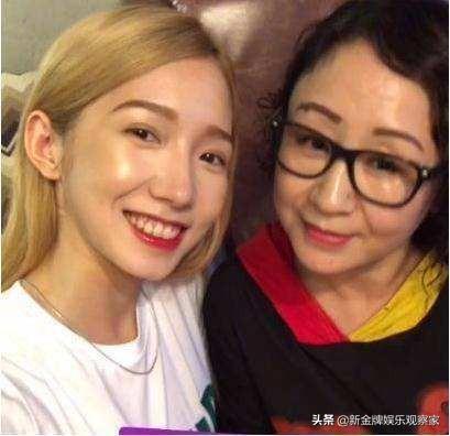 周笔畅全新专辑发布,音乐新星再次闪耀乐坛之光