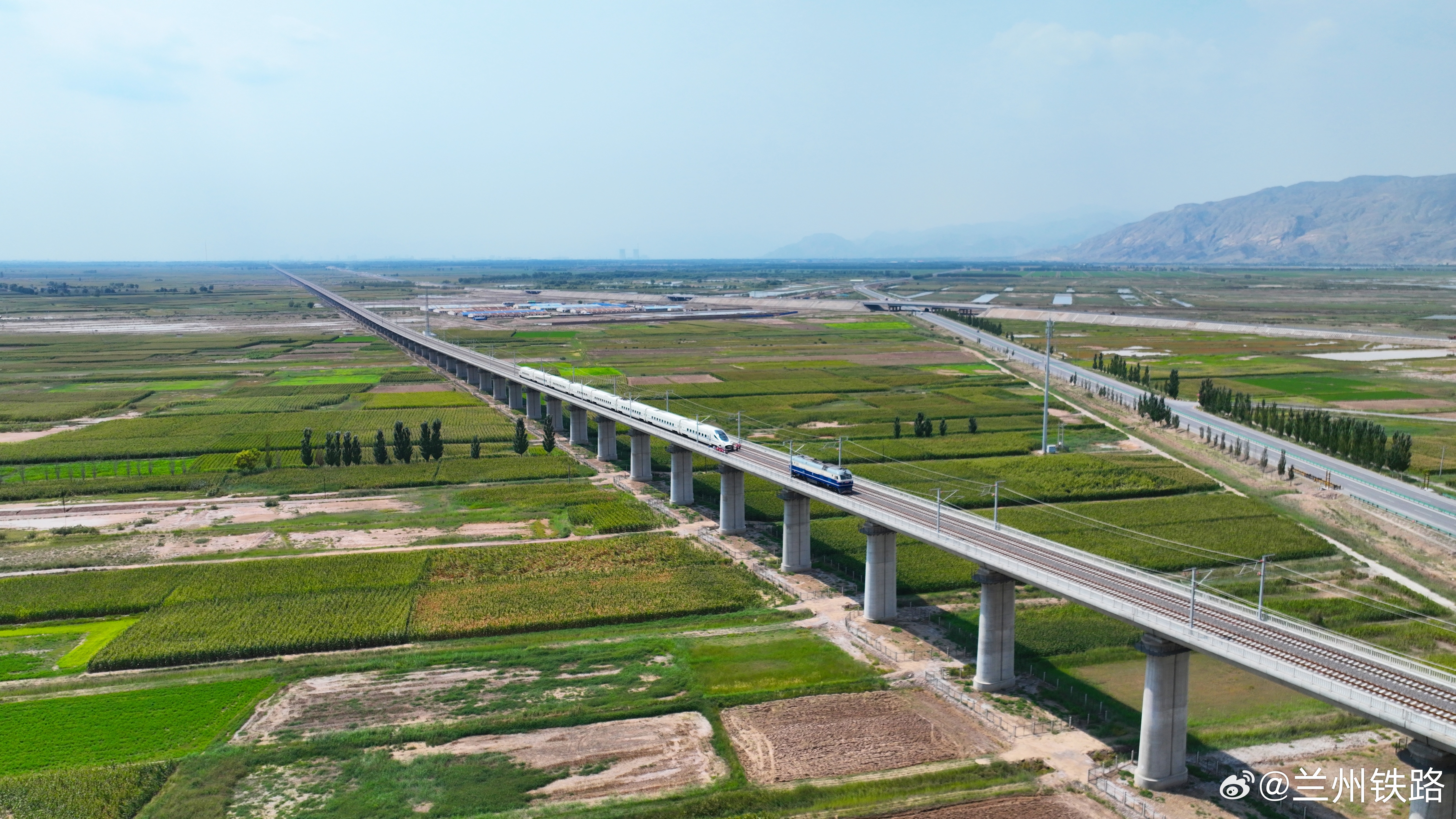 包兰高铁最新动态,启程探索自然美景,邀您共赴旅程!
