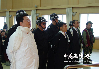 辽阳杀人案背后的爱与陪伴力量，日常故事揭示温暖真相
