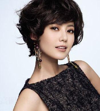 最新大妈体验科技神器,领略未来科技的魅力!