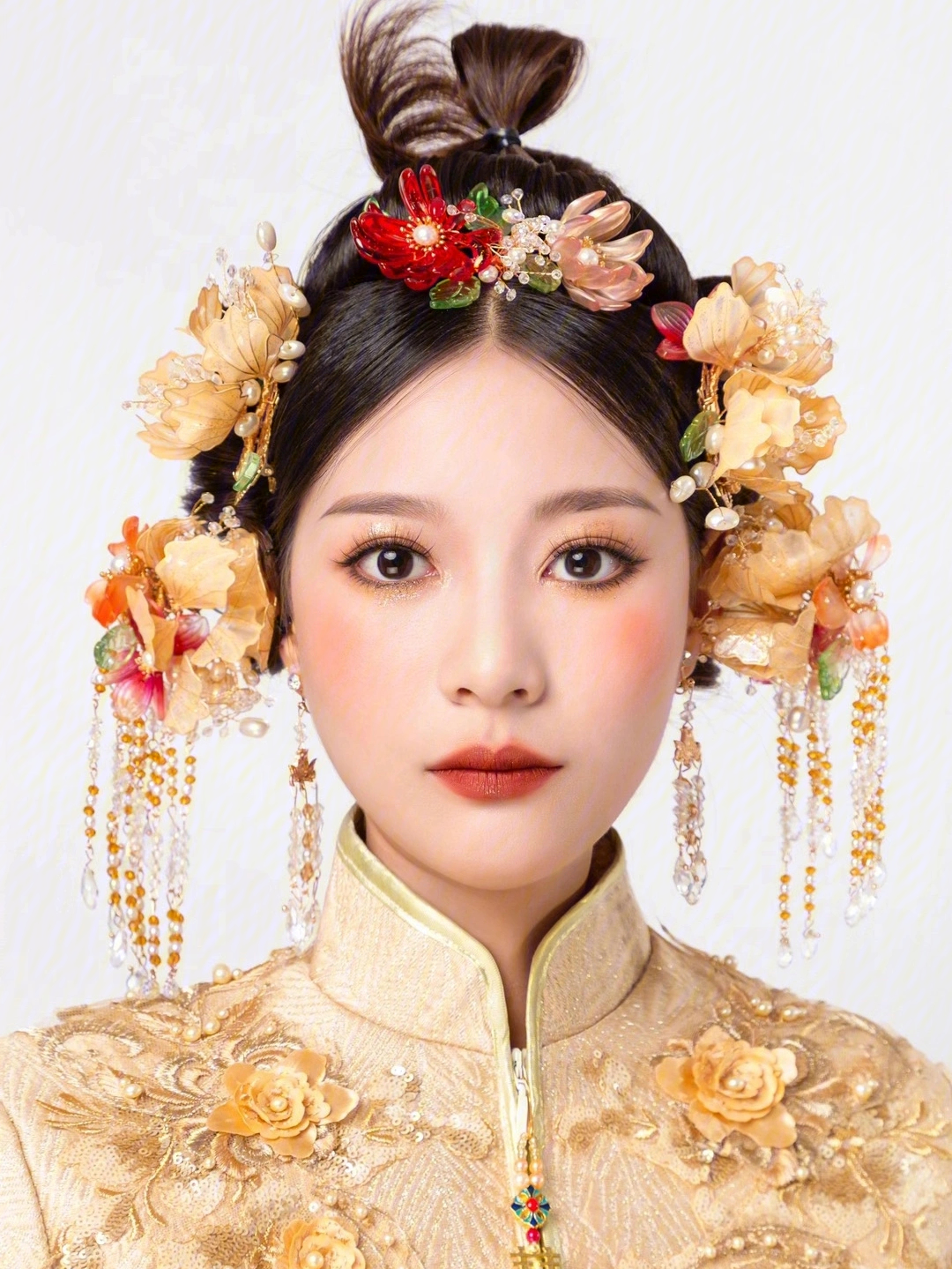 最新新娘造型秀禾，一步步呈现绝美新娘妆