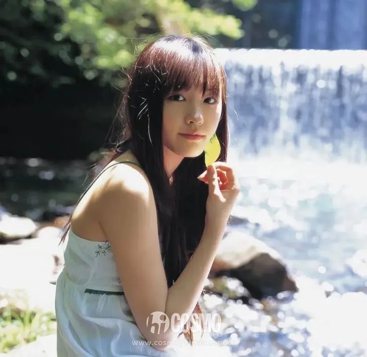 日本少女明星引领科技潮流，最新高科技产品体验报告概览