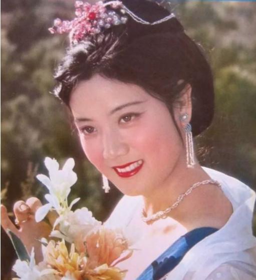 70年代女演员专属科技产品，感受科技魅力，体验未来时代风采