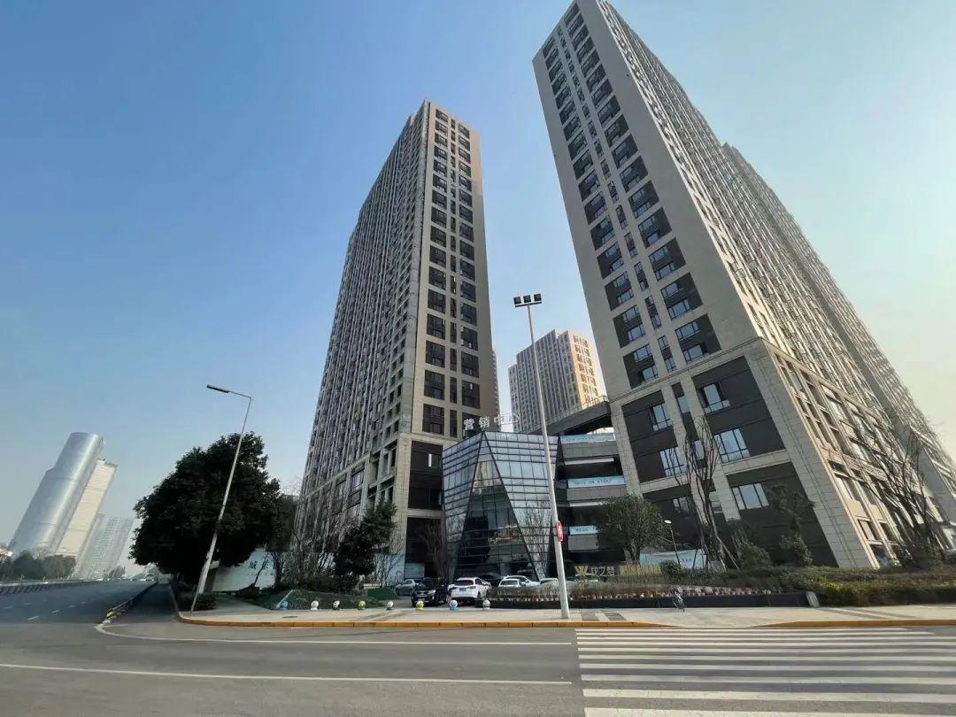 兴城最新二手房，家园变迁，自信与成就感的源泉