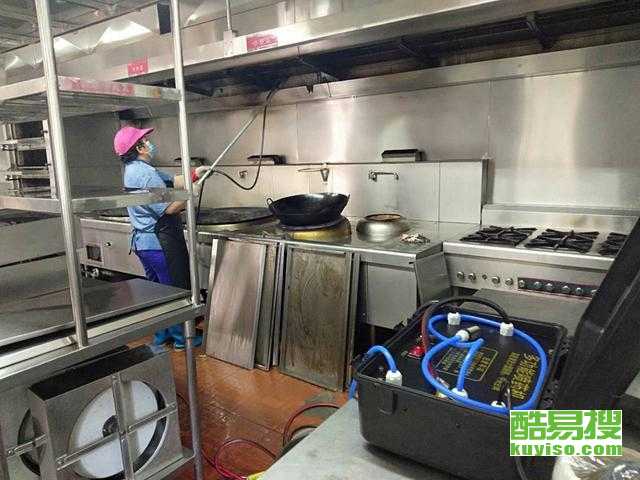 小巷深处的油烟机清洗机价格揭秘