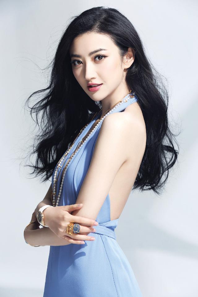 小巷深处的特色小店探秘，演员图片带你探秘神秘店铺