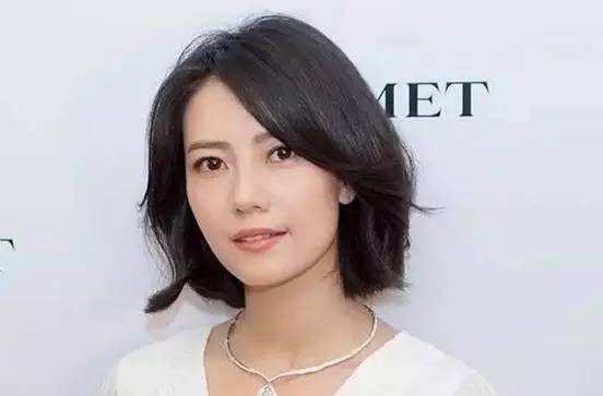 鹅蛋脸明星的故事，自信与成长的启示，一张脸孔背后的故事探索