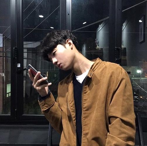 男生头像精选，最新流行趋势与时尚设计