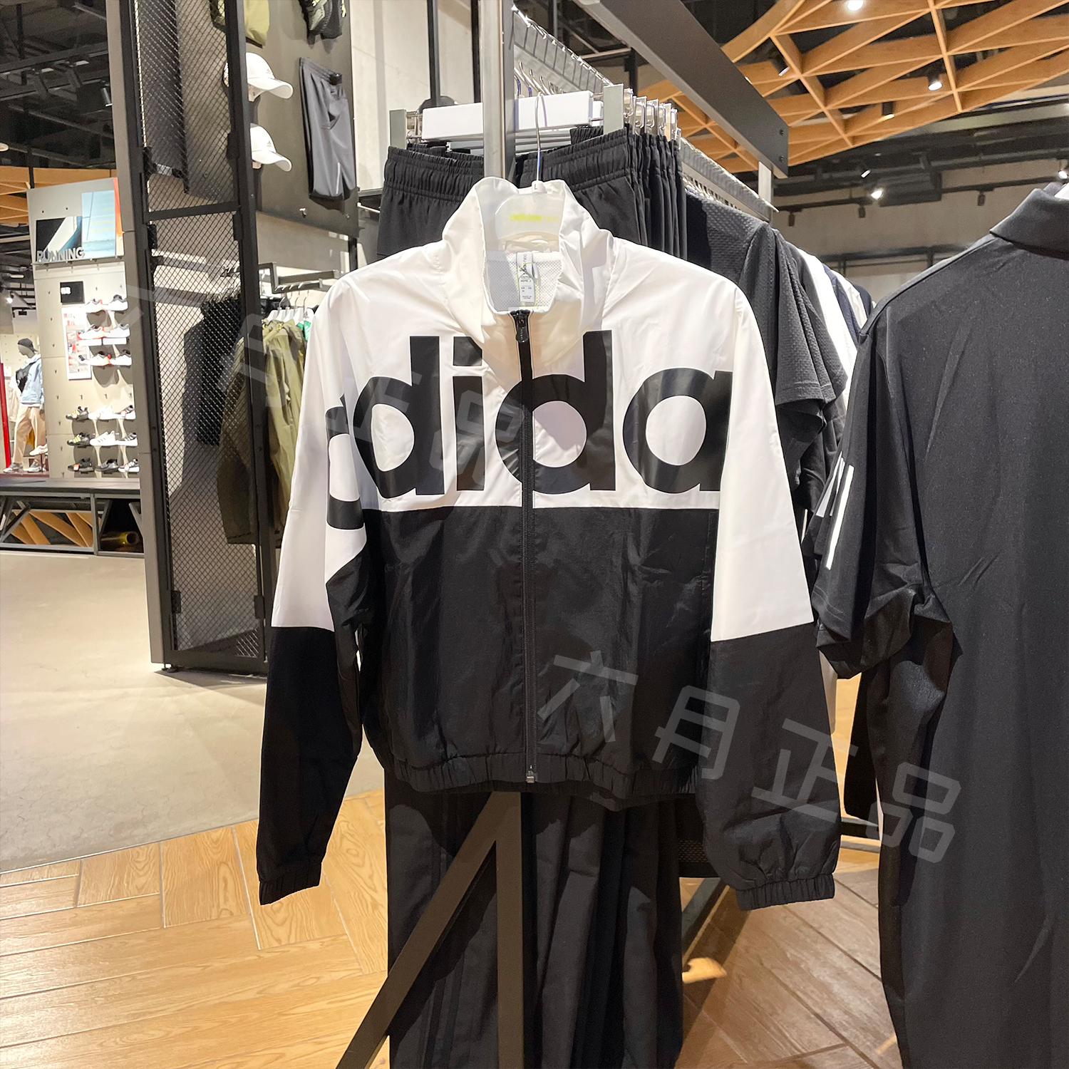 阿迪达斯最新服装，时尚与功能的完美融合