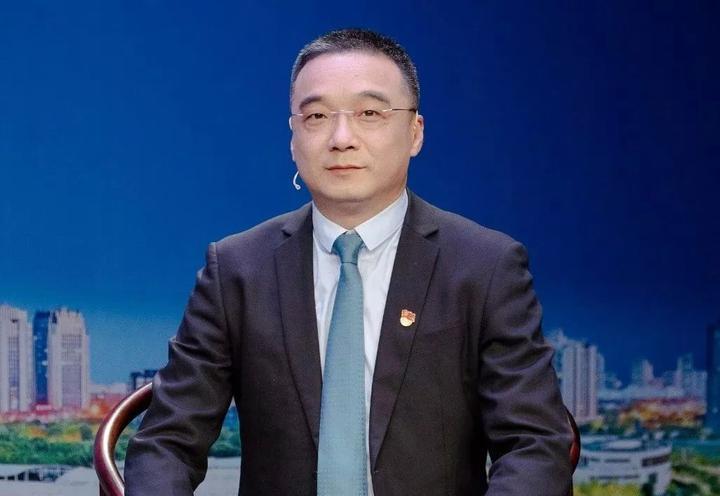 银保监会最新通知文件引领，开启自然美景探索之旅，带上好心情