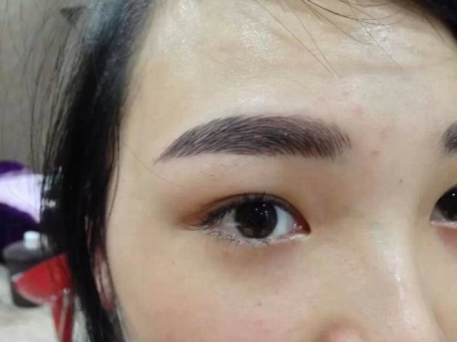 最新款绣眉,科技与美丽的炫彩融合