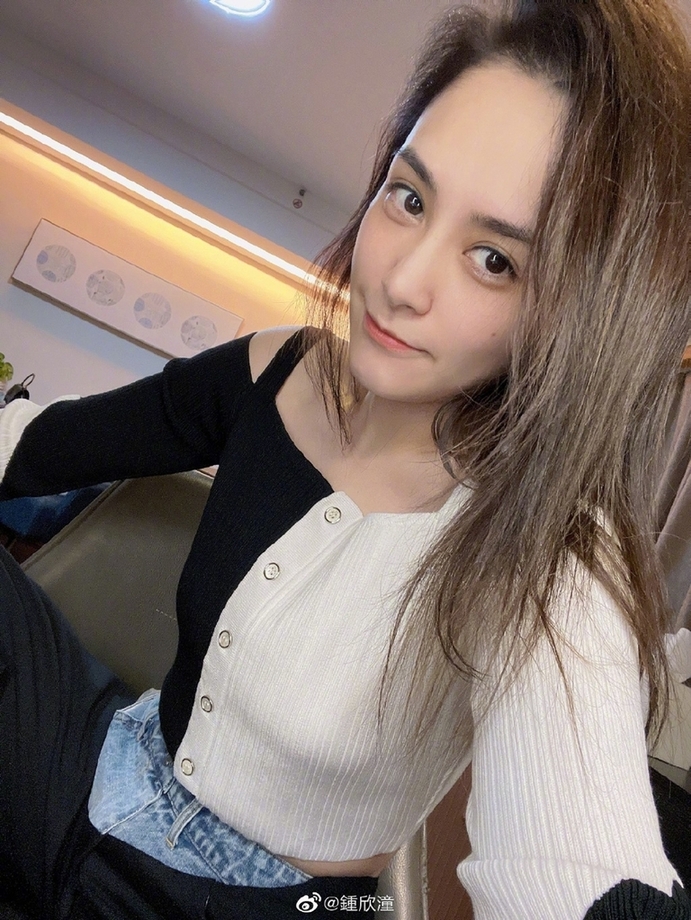 许允真最新自拍揭秘，明星自拍艺术的魅力