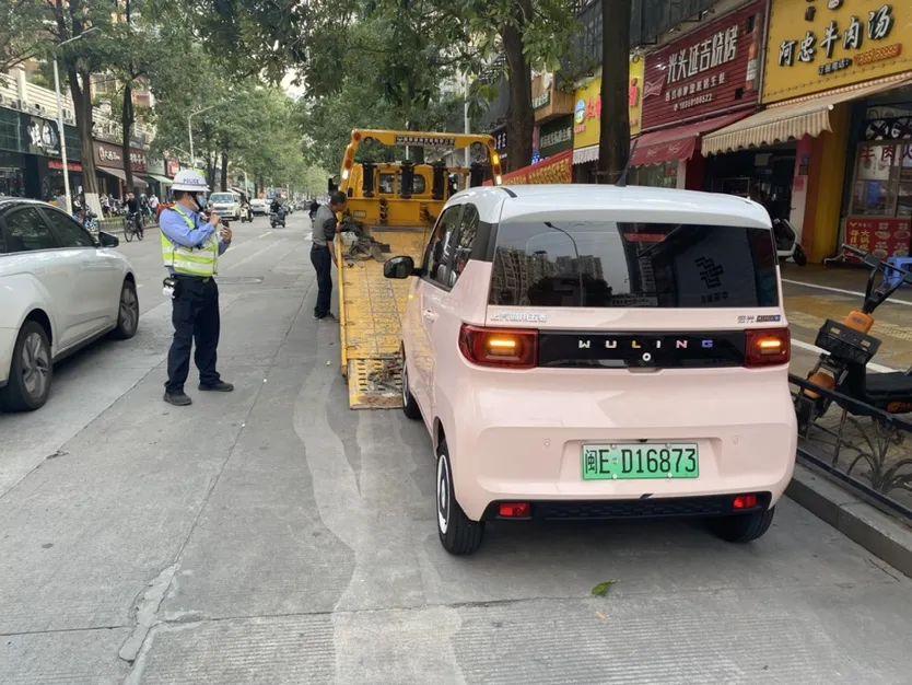 电动车严查背后的故事与小巷中的隐藏特色小店探索